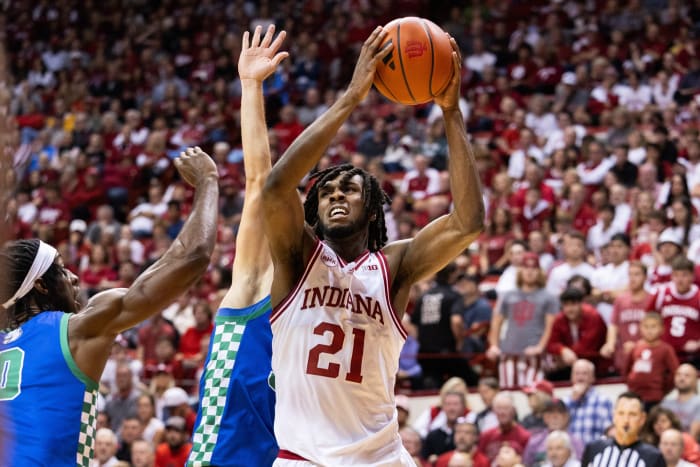 Indiana's Mackenzie Mgbako (21) shoots during the first half of the Indiana versus Florida Gulf Coast men's basketball game at Simon Skjodt Assembly Hall on Tuesday, Nov. 7, 2023.